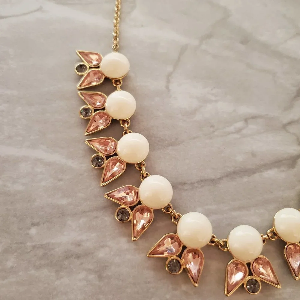 💕 J.Crew White Pink Blue Rhinestones Crystals Cluster Statement Necklace 💕